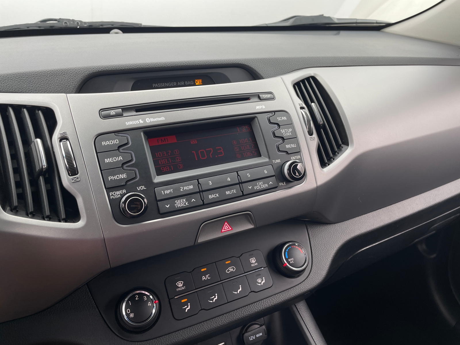 Thumbnail: 2016 Kia Sportage - 4
