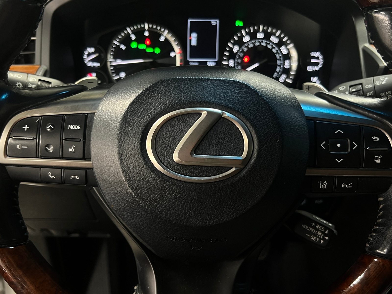 Thumbnail: 2017 Lexus LX - 4