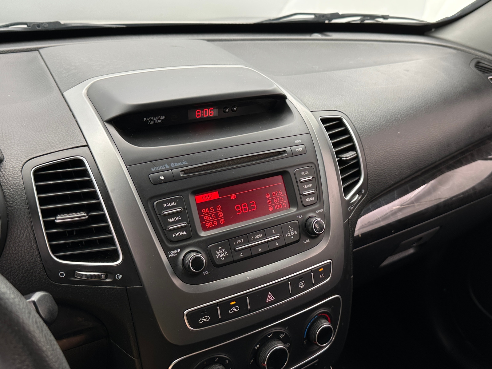 Thumbnail: 2015 Kia Sorento - 4