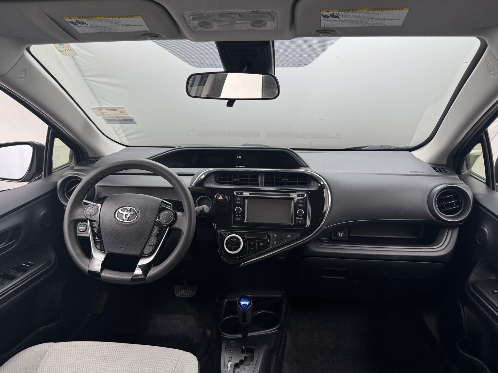 Thumbnail: 2018 Toyota Prius c - 3