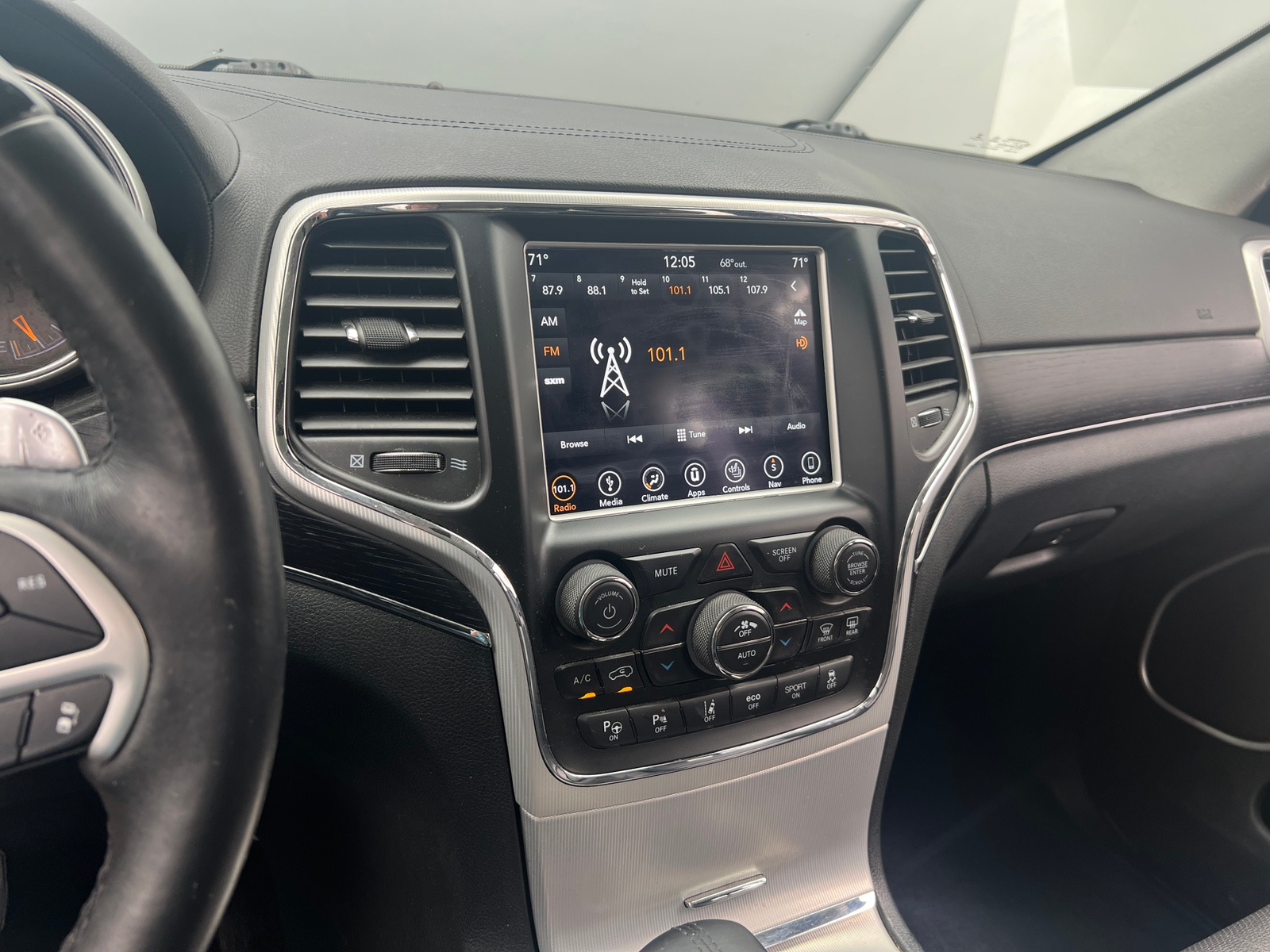 Thumbnail: 2018 Jeep Grand Cherokee - 3