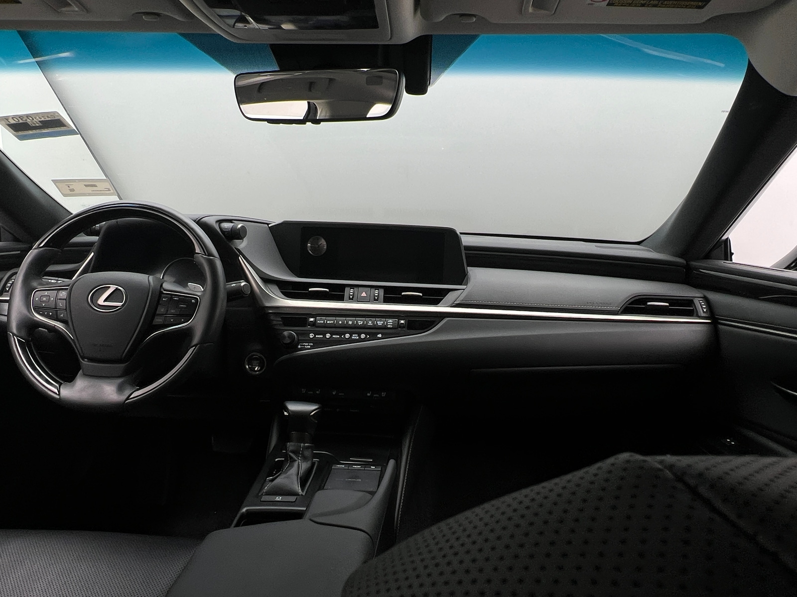 Thumbnail: 2020 Lexus ES - 2