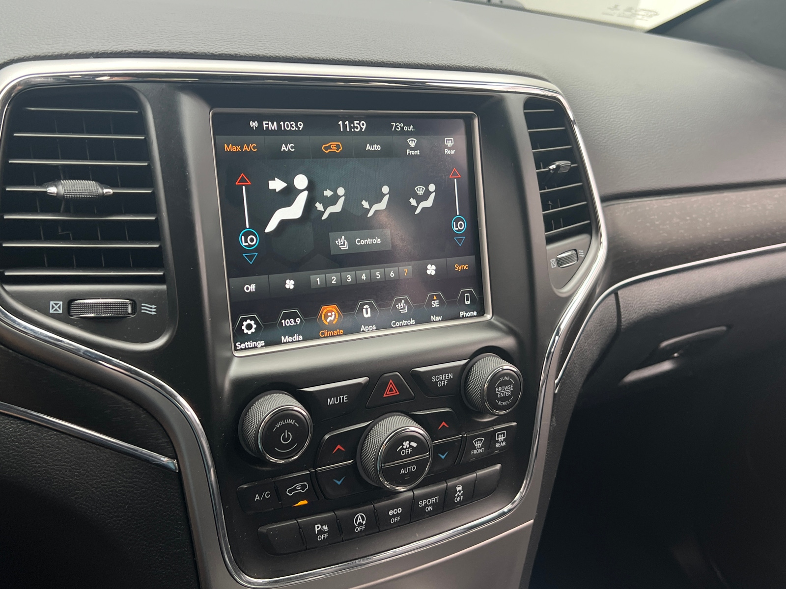 Thumbnail: 2018 Jeep Grand Cherokee - 3