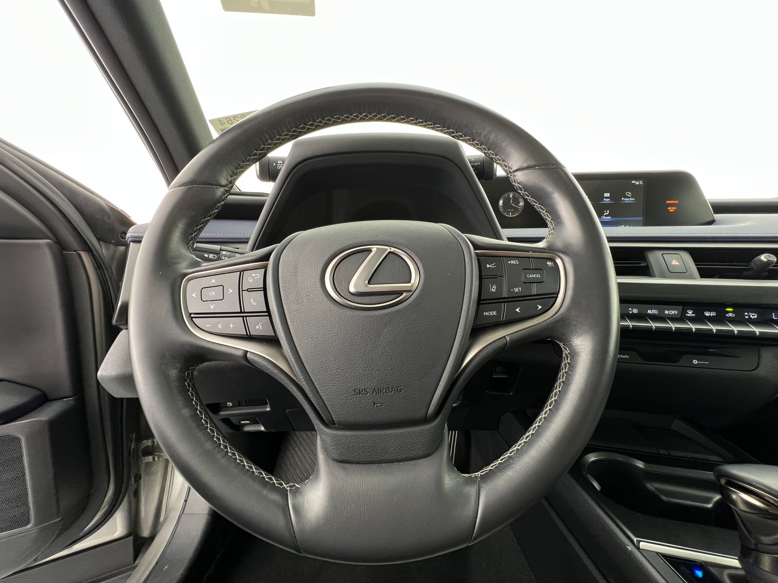 Thumbnail: 2019 Lexus UX - 4
