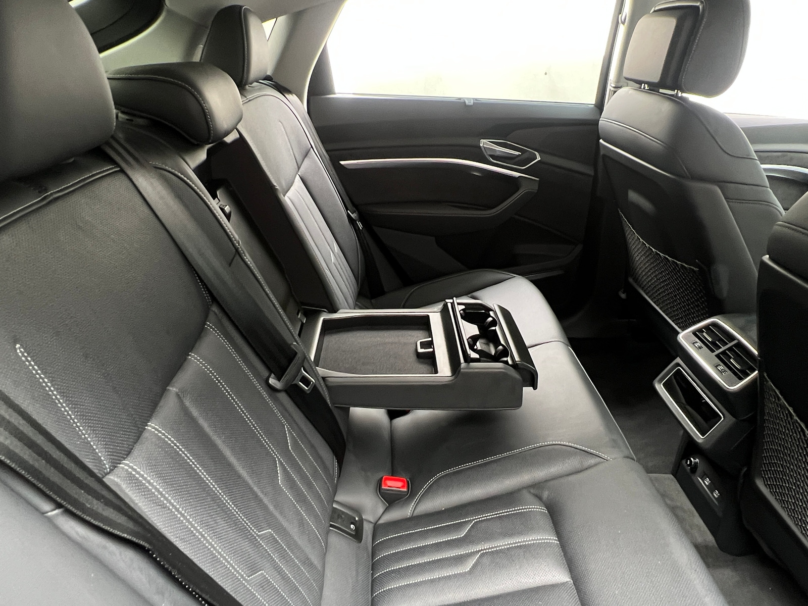 Thumbnail: 2021 Audi e-tron S - 5