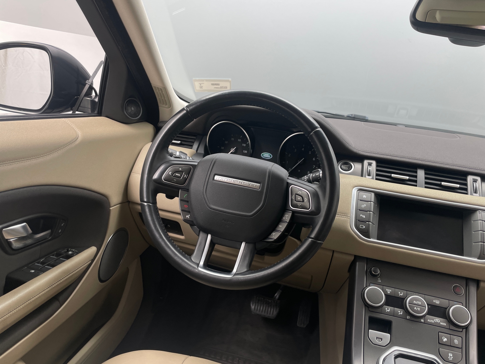 Thumbnail: 2018 Land Rover Range Rover Evoque - 4