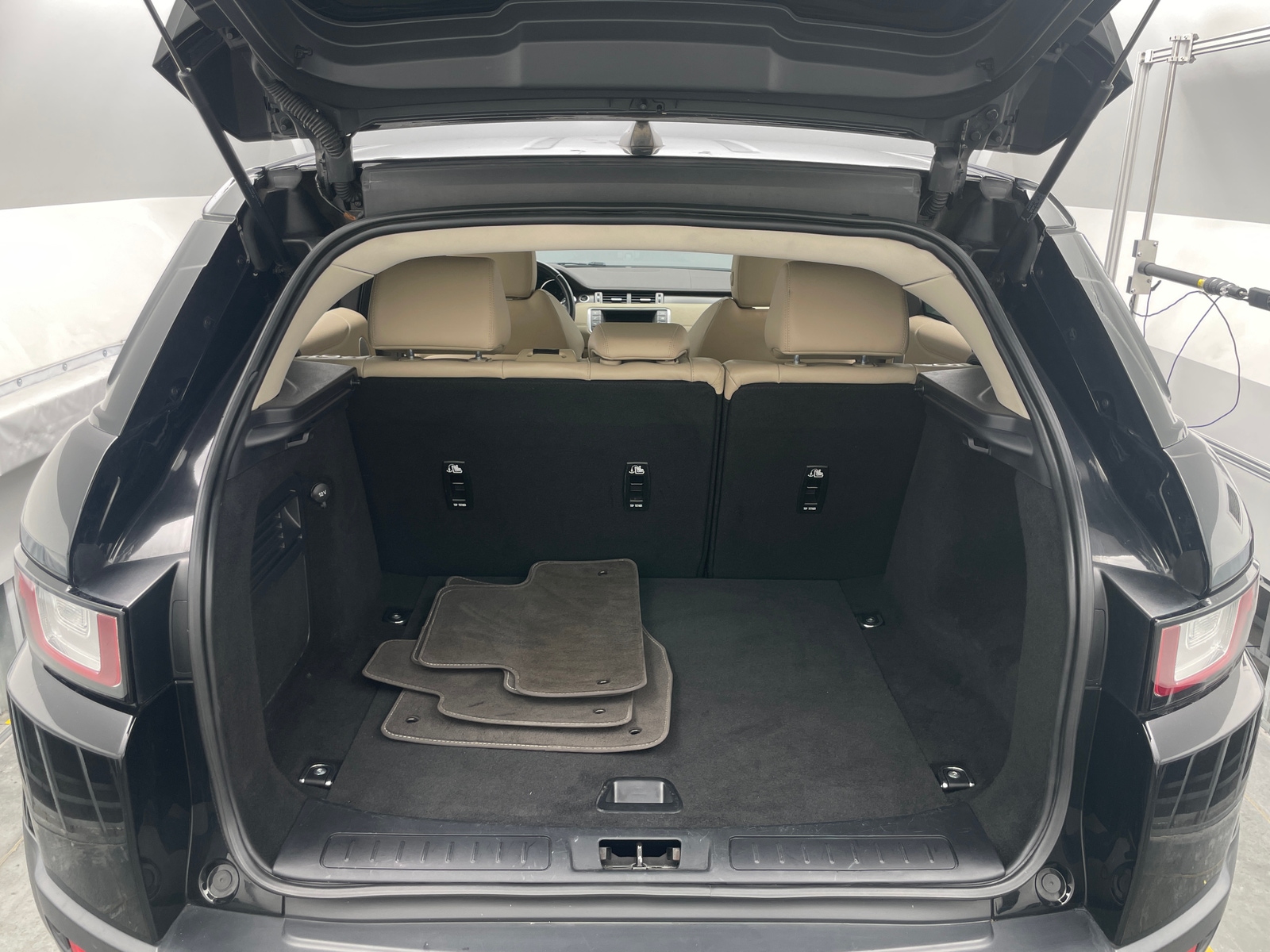 Thumbnail: 2018 Land Rover Range Rover Evoque - 6