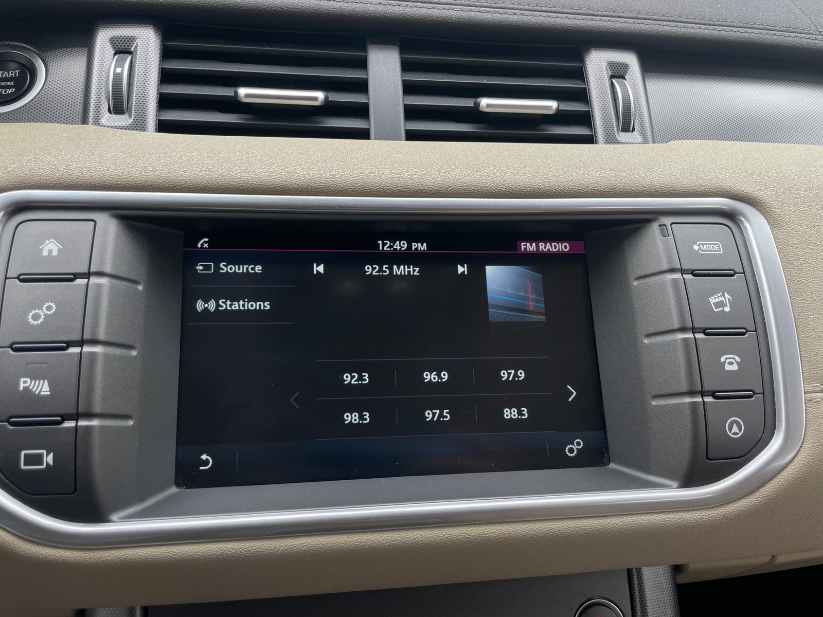 Thumbnail: 2018 Land Rover Range Rover Evoque - 3