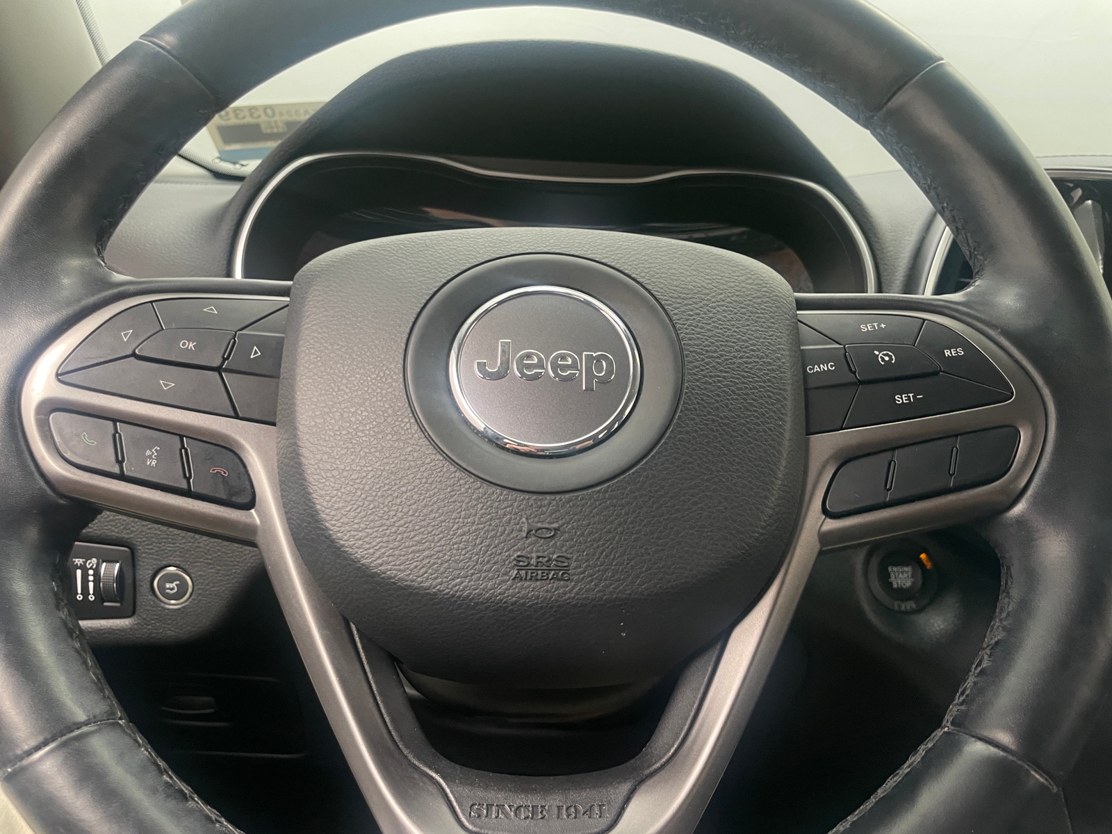 Thumbnail: 2020 Jeep Cherokee - 4