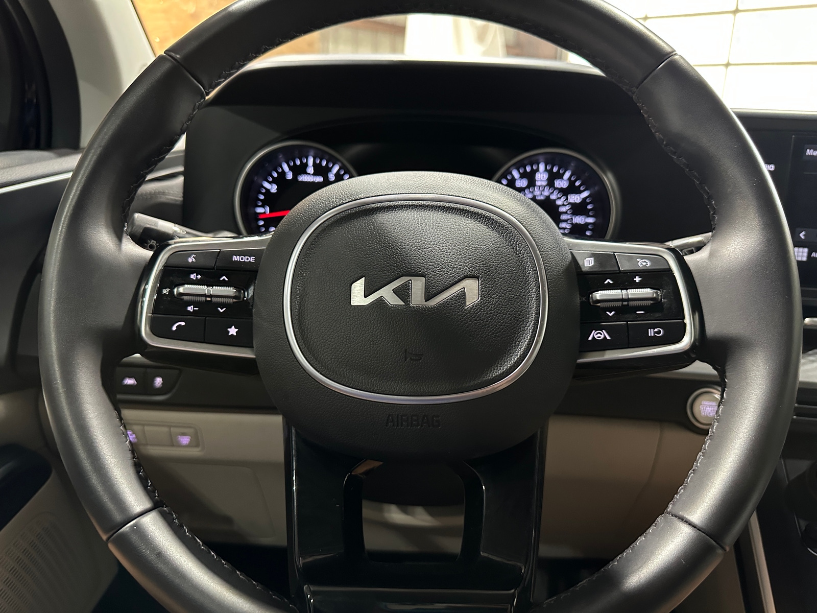 Thumbnail: 2024 Kia Carnival - 4