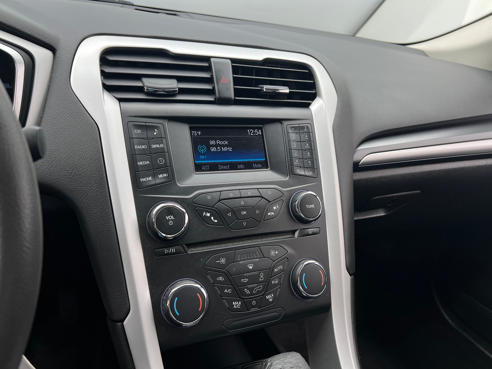 Thumbnail: 2015 Ford Fusion - 4