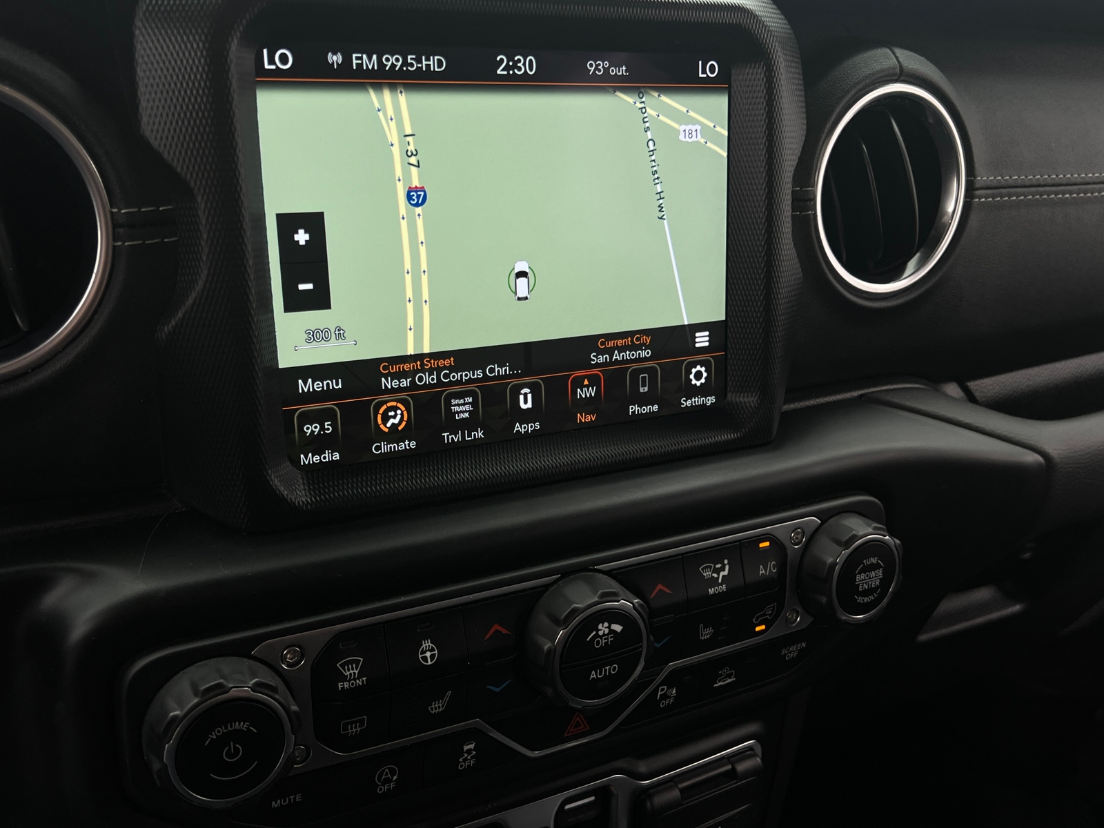 Thumbnail: 2021 Jeep Gladiator - 3
