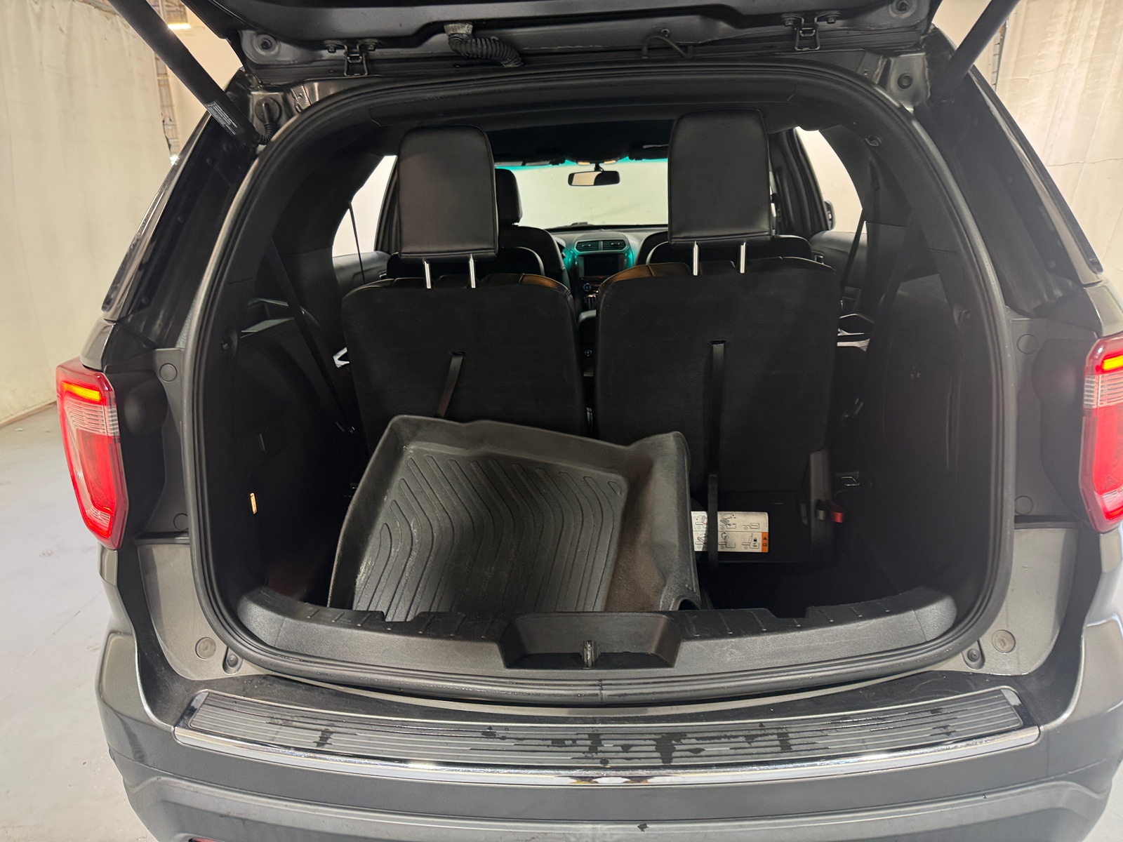 Thumbnail: 2018 Ford Explorer - 6