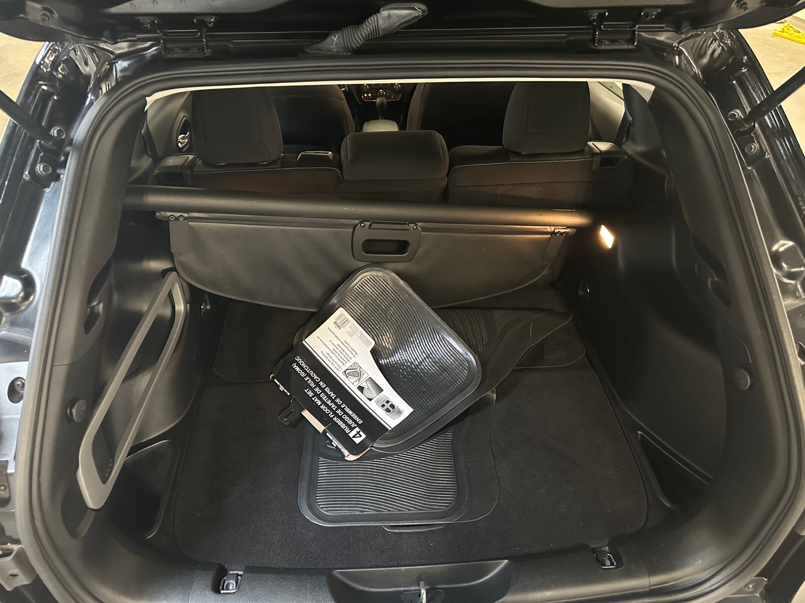 Thumbnail: 2018 Jeep Cherokee - 7