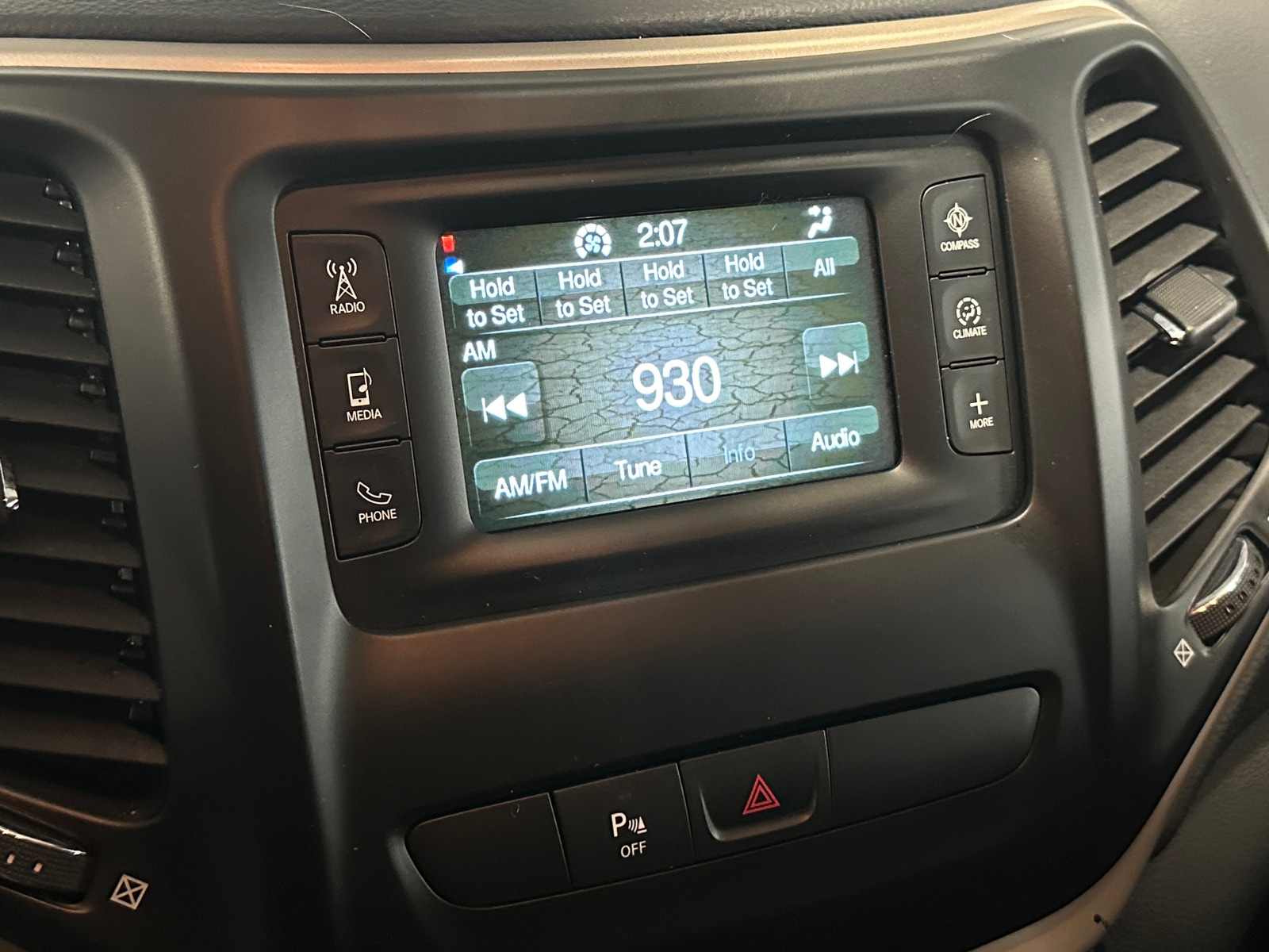 Thumbnail: 2018 Jeep Cherokee - 4