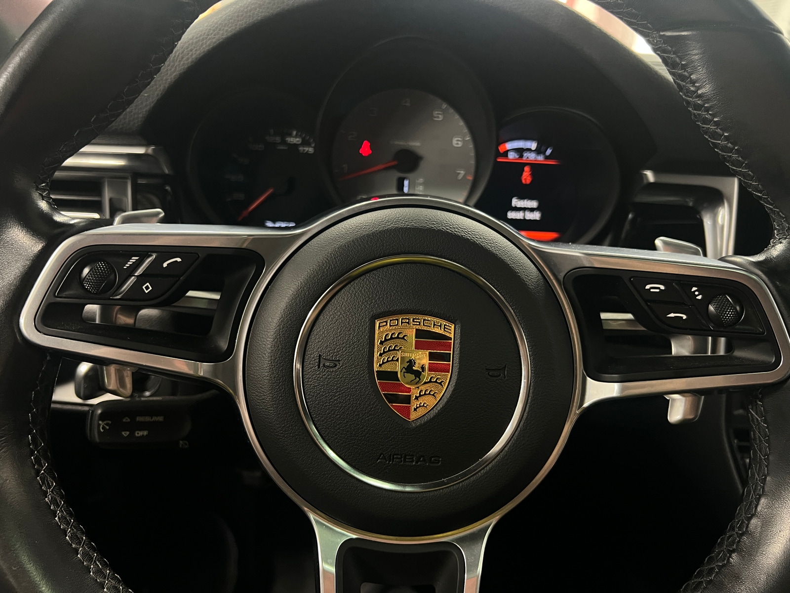 Thumbnail: 2021 Porsche Macan - 4