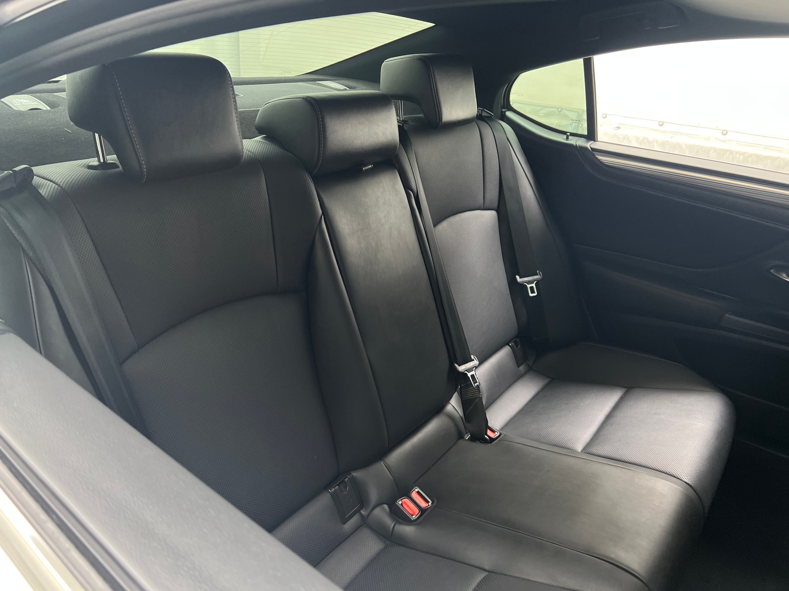 Thumbnail: 2020 Lexus ES - 6