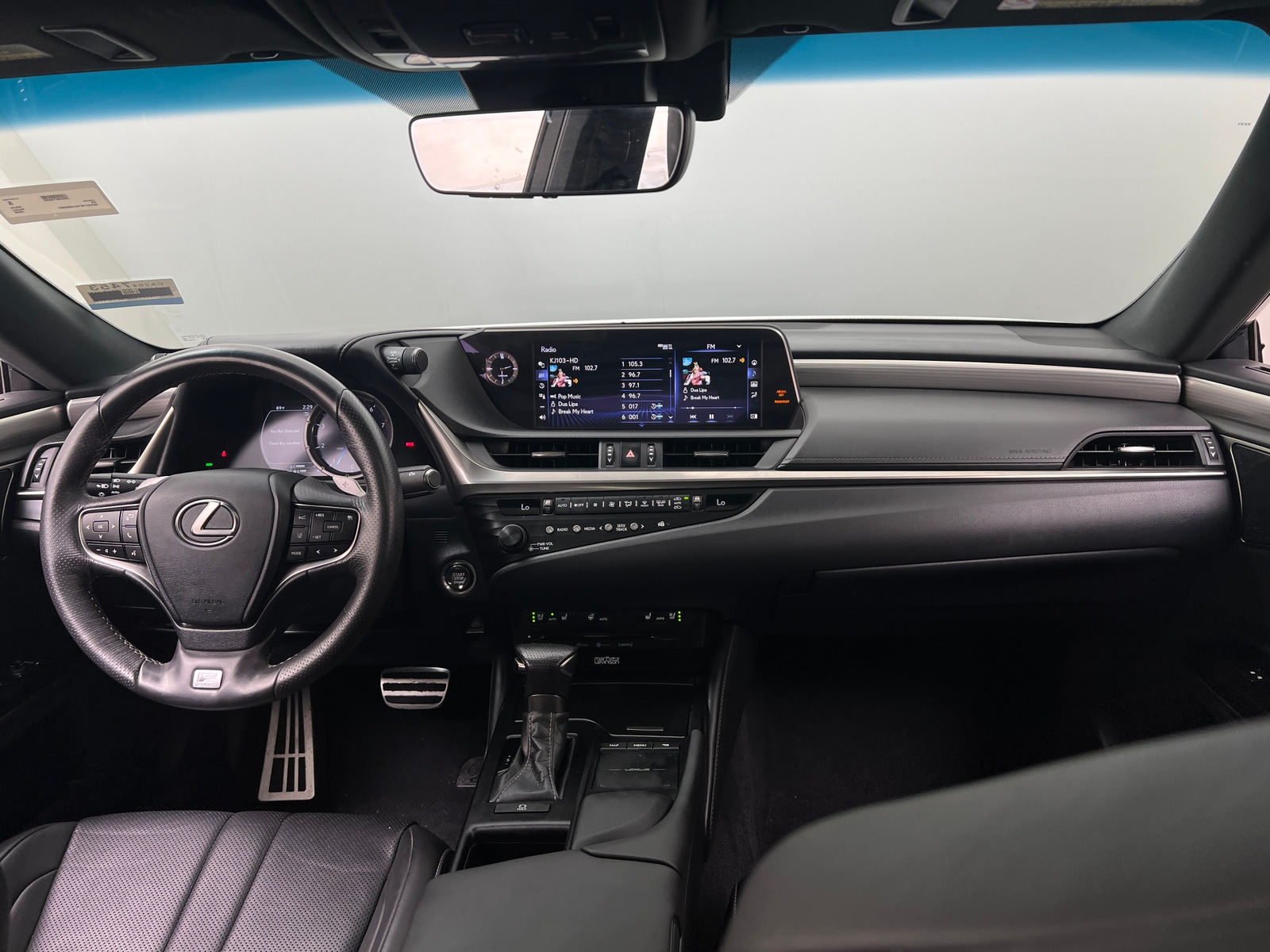 Thumbnail: 2020 Lexus ES - 3