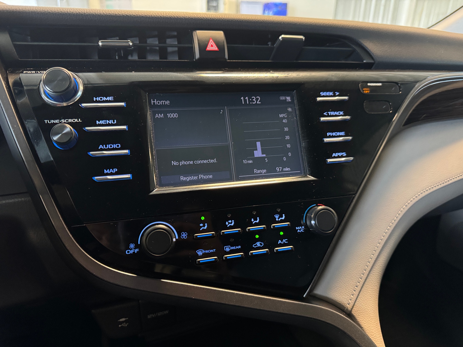Thumbnail: 2019 Toyota Camry - 4