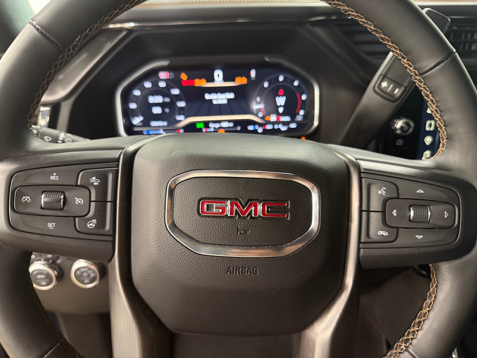 Thumbnail: 2024 GMC Sierra 2500 - 4