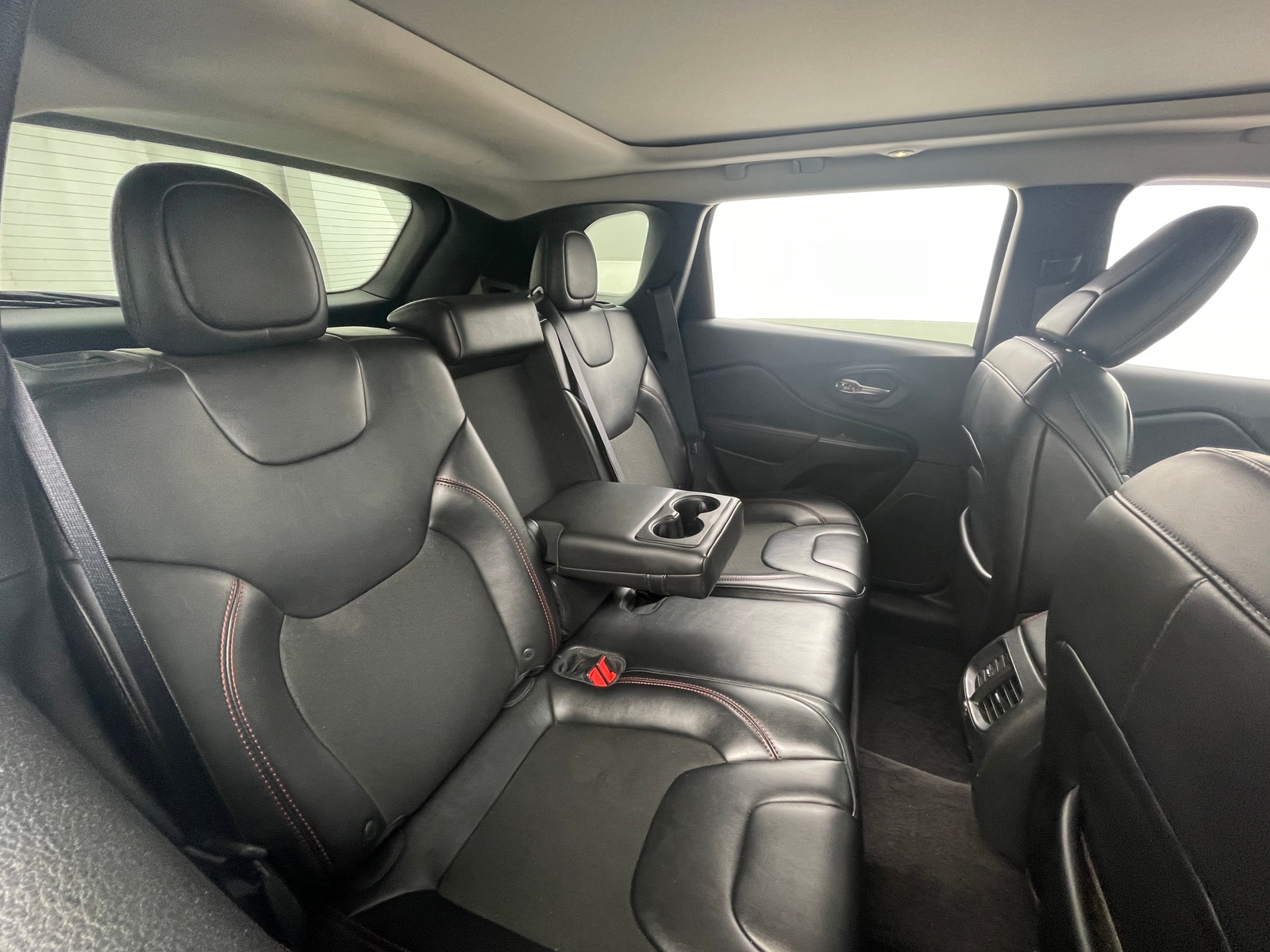 Thumbnail: 2019 Jeep Cherokee - 5
