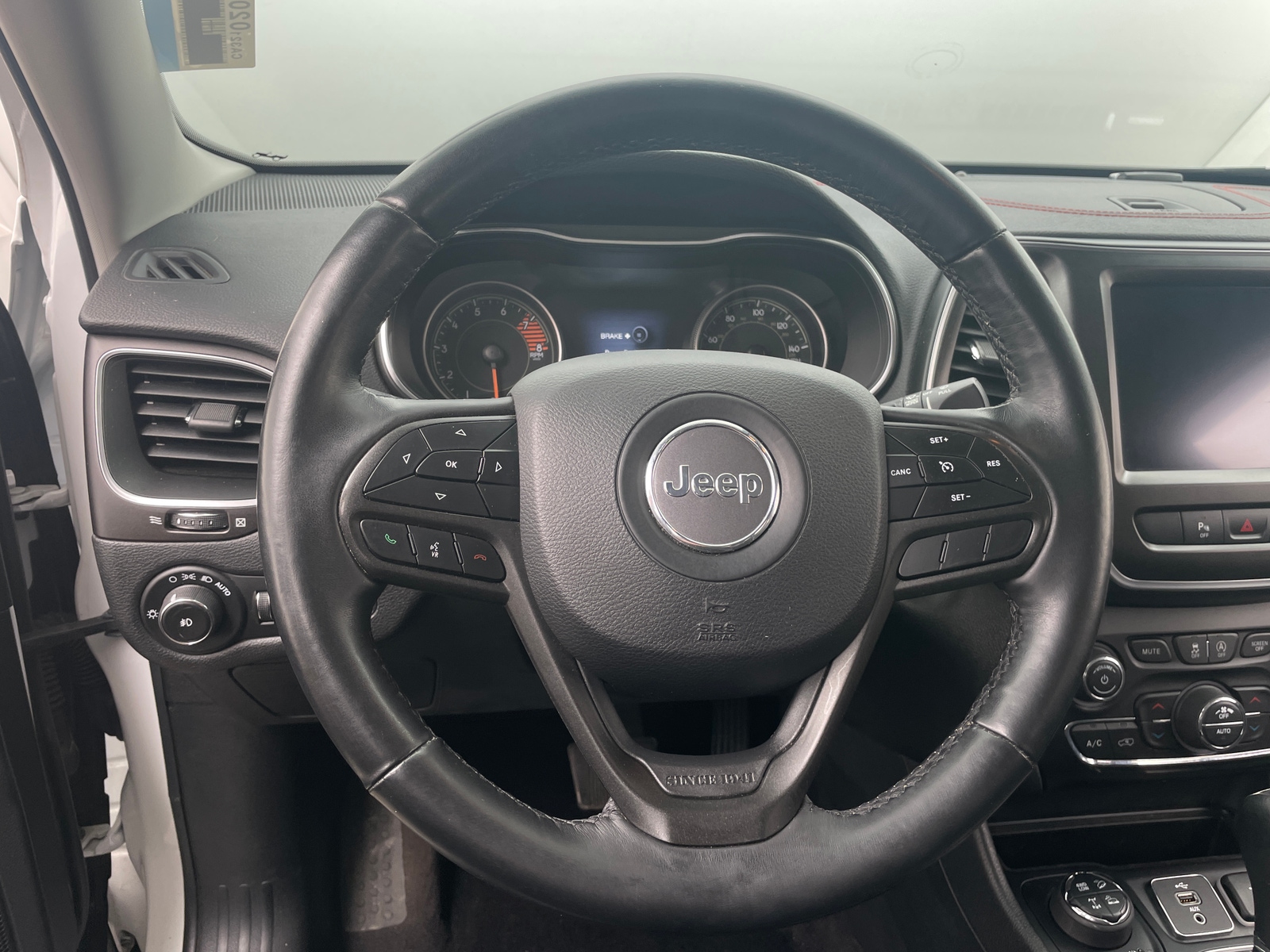 Thumbnail: 2019 Jeep Cherokee - 4