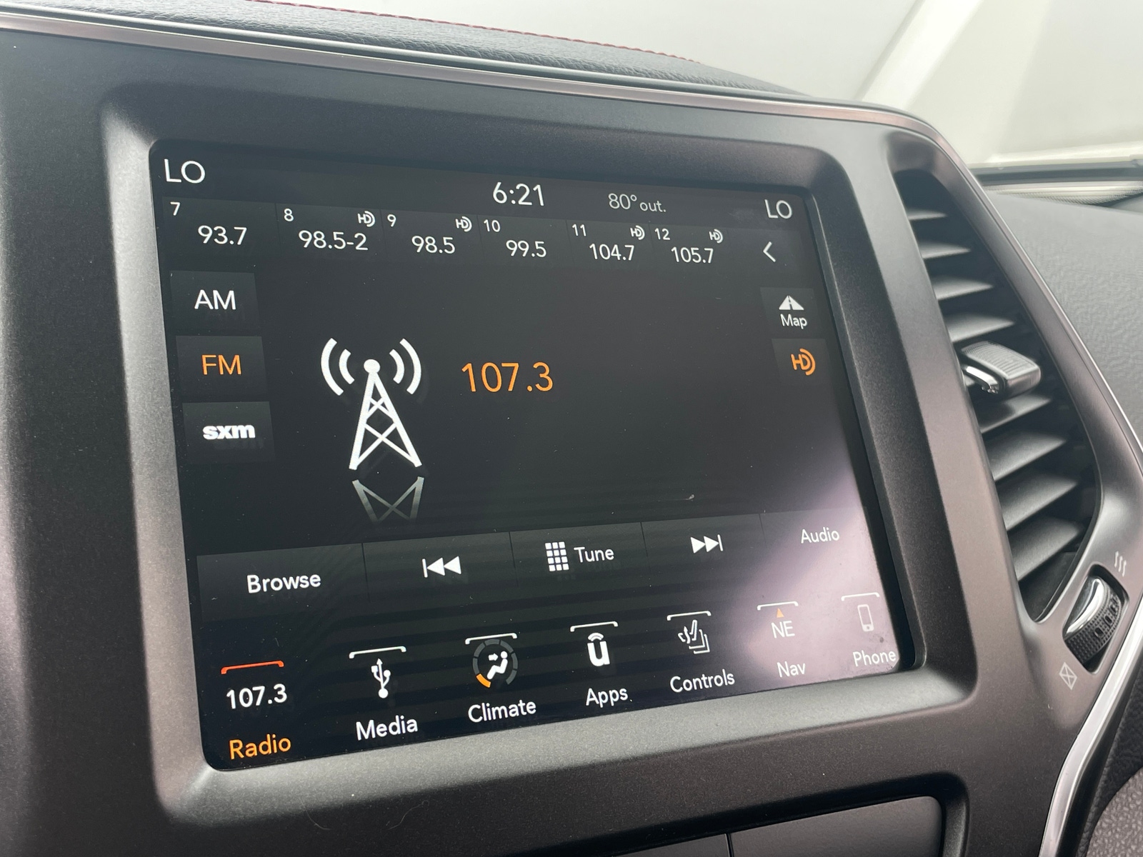 Thumbnail: 2019 Jeep Cherokee - 3