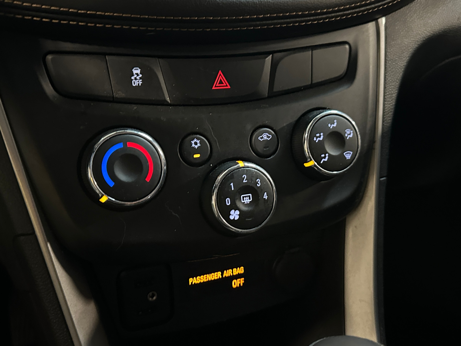 Thumbnail: 2018 Chevrolet Trax - 4