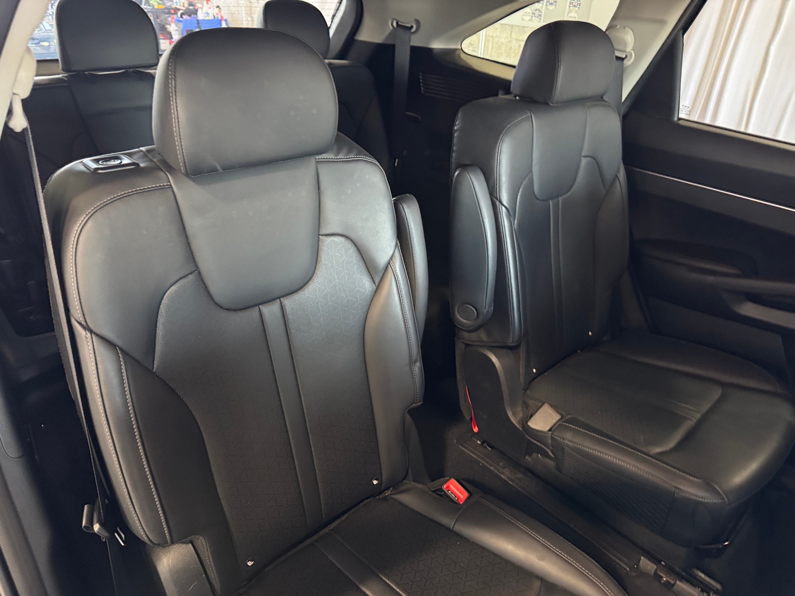 Thumbnail: 2023 Kia Sorento - 5