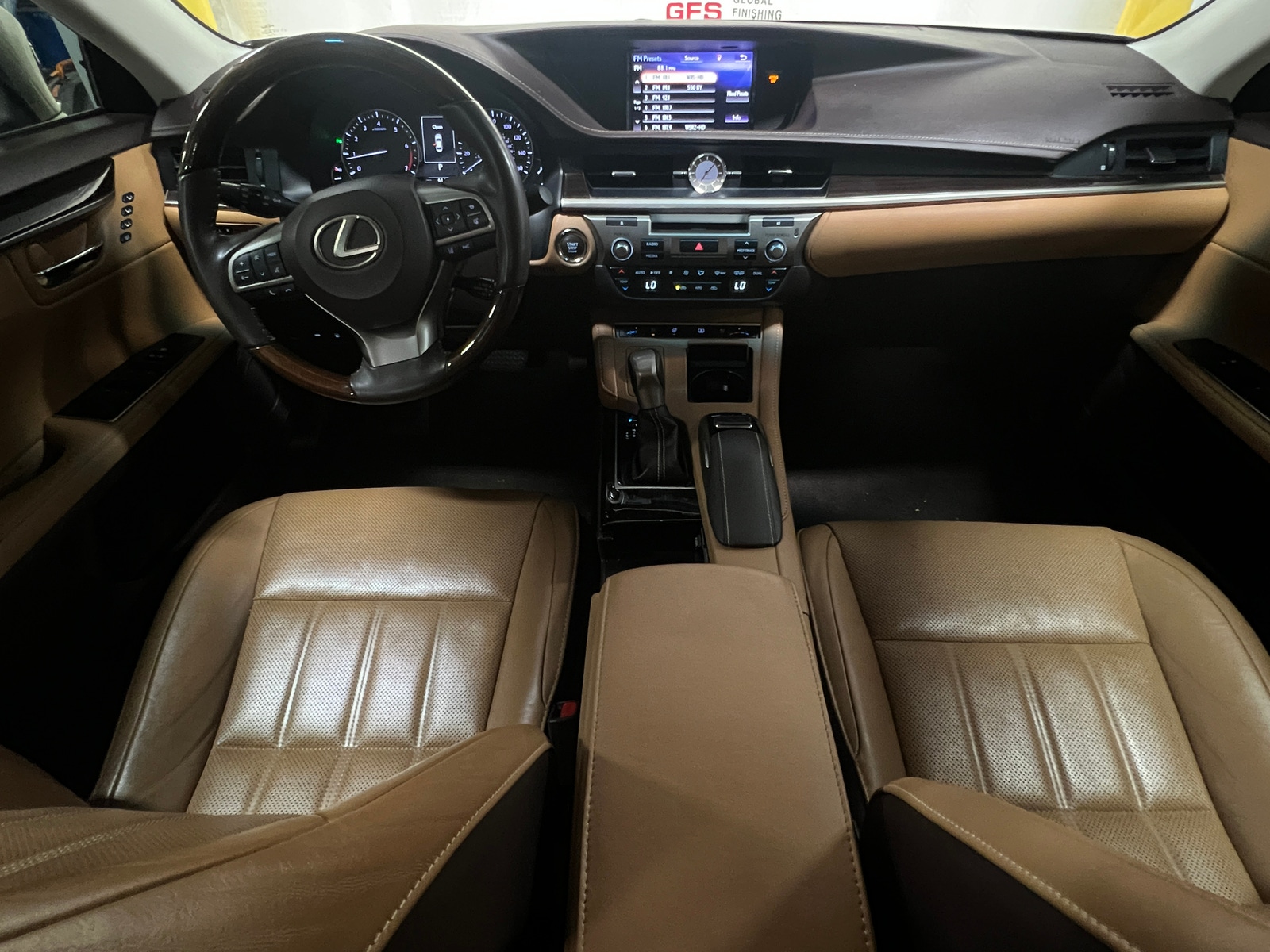 Thumbnail: 2018 Lexus ES - 2