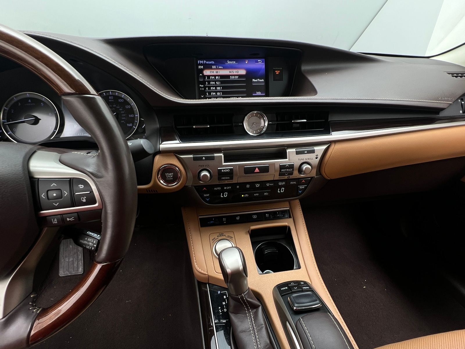 Thumbnail: 2018 Lexus ES - 3