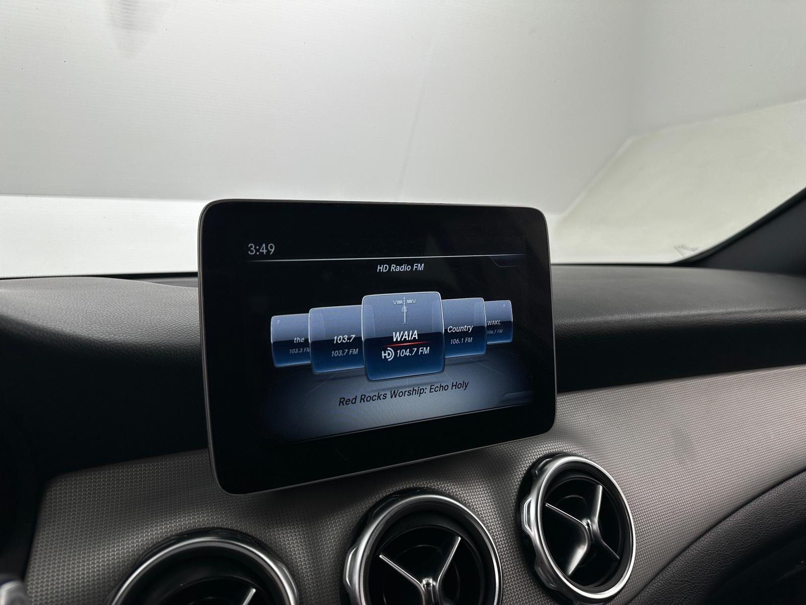 Thumbnail: 2020 Mercedes-Benz GLA - 3
