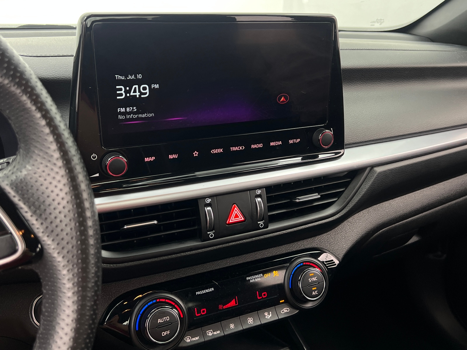 Thumbnail: 2023 Kia Forte - 4