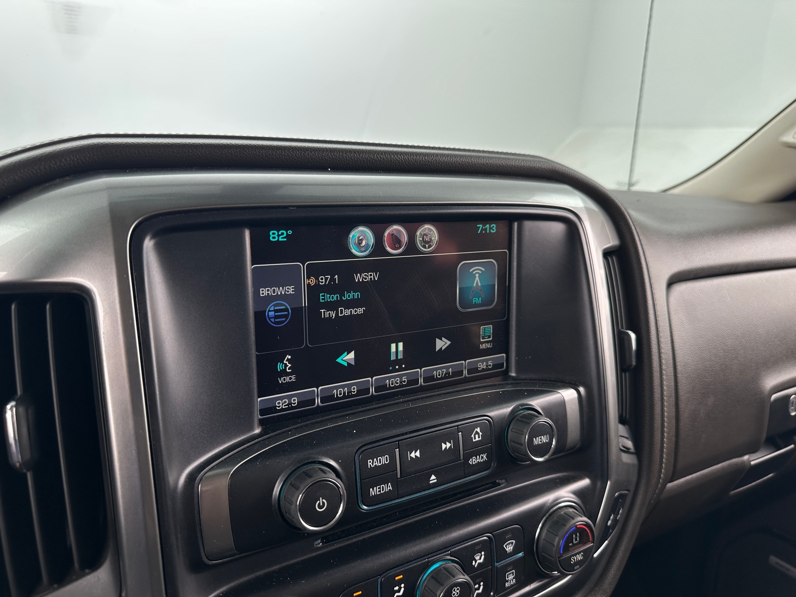 Thumbnail: 2015 Chevrolet Silverado 2500 - 3