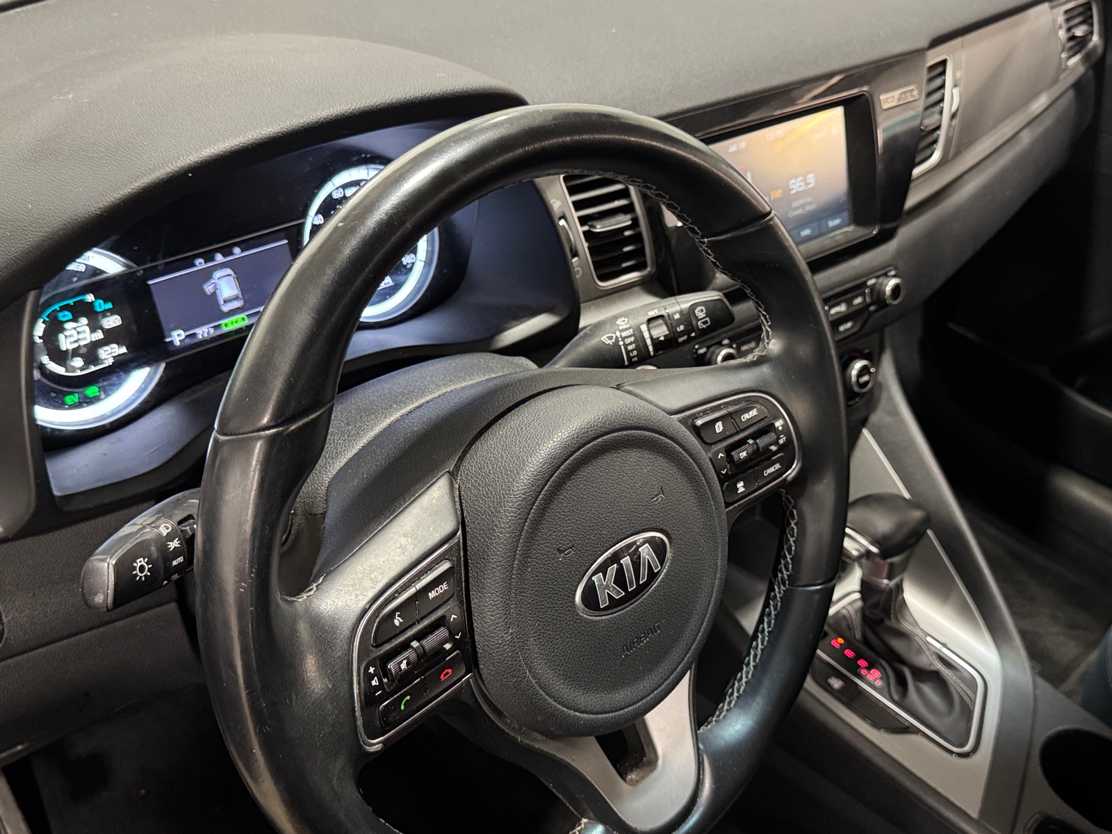 Thumbnail: 2019 Kia Niro - 3