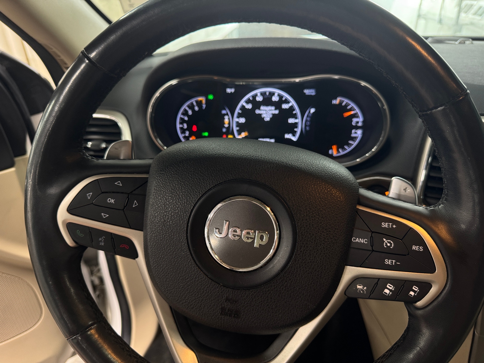 Thumbnail: 2015 Jeep Grand Cherokee - 4
