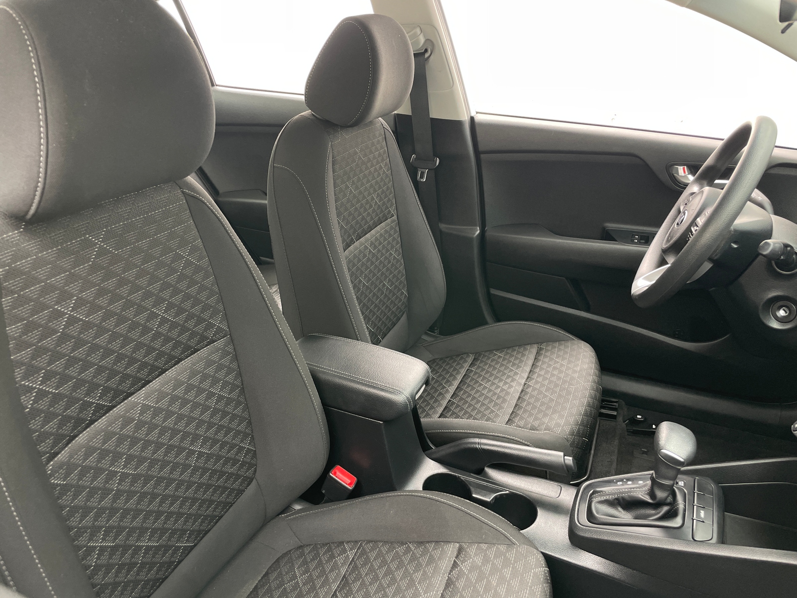 Thumbnail: 2019 Kia Rio - 2