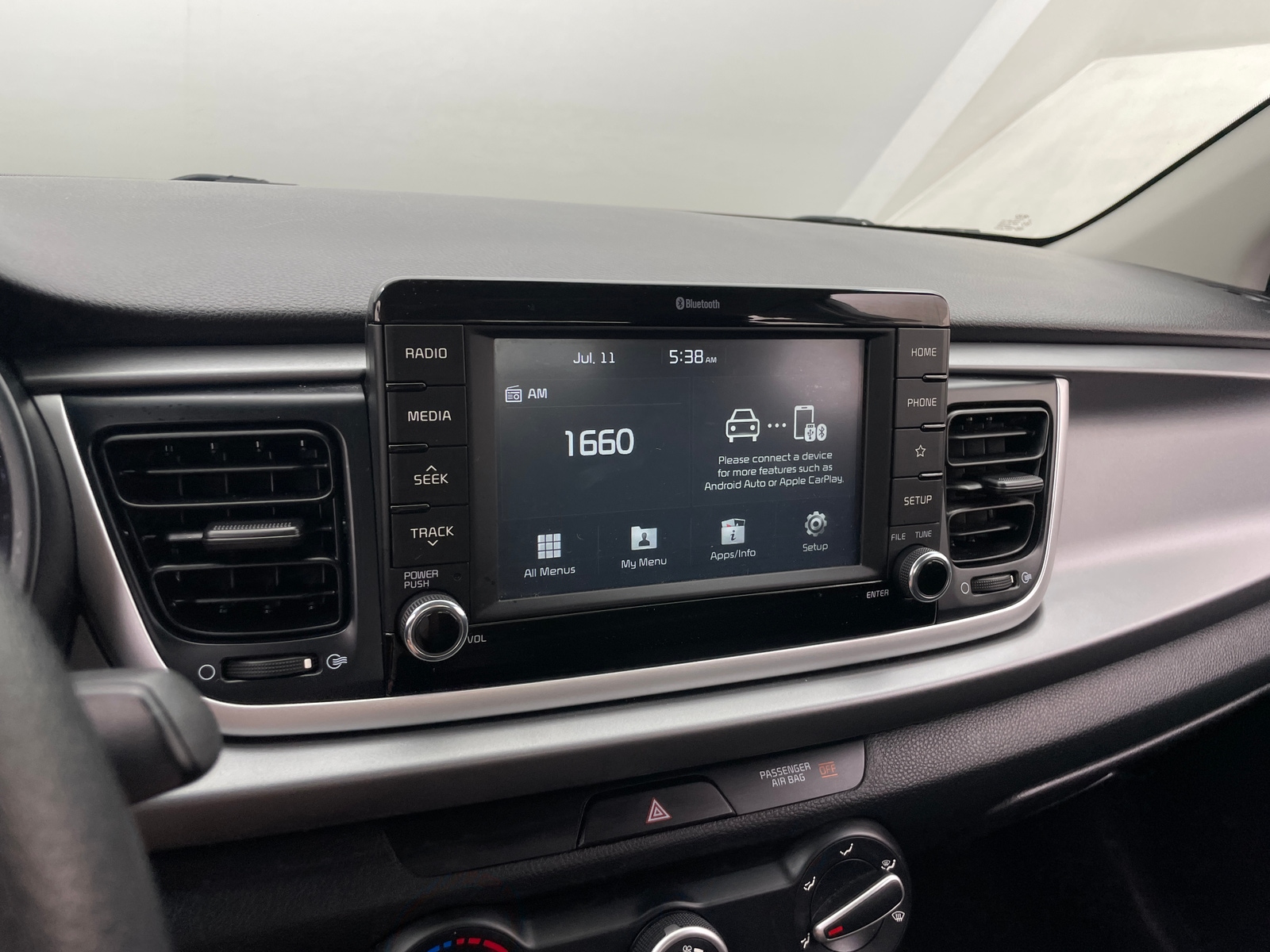 Thumbnail: 2019 Kia Rio - 4