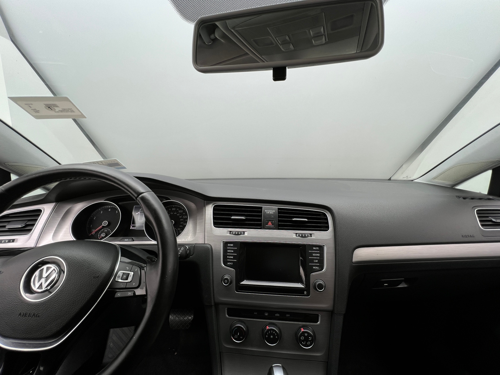 Thumbnail: 2015 Volkswagen e-Golf - 2