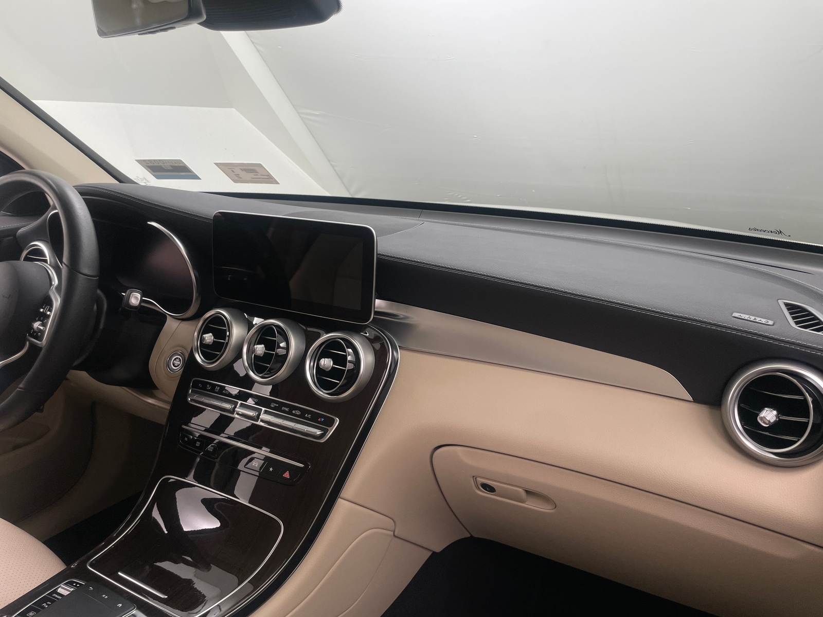 Thumbnail: 2022 Mercedes-Benz GLC - 2