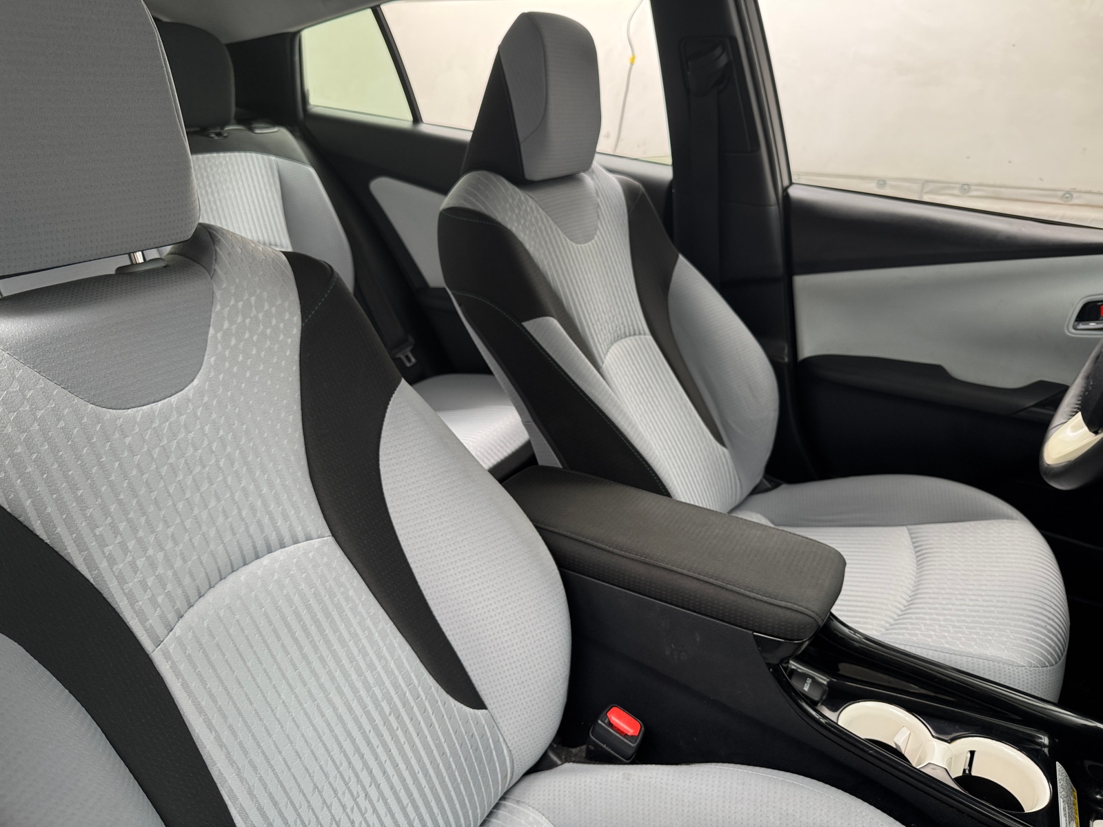 Thumbnail: 2016 Toyota Prius - 2