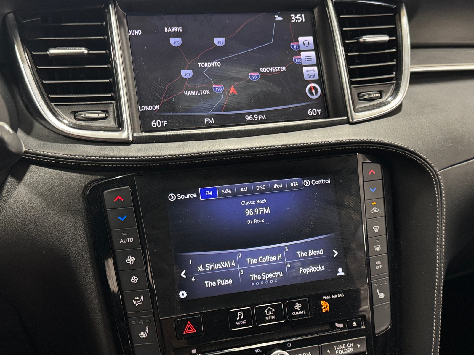 Thumbnail: 2019 INFINITI QX50 - 3
