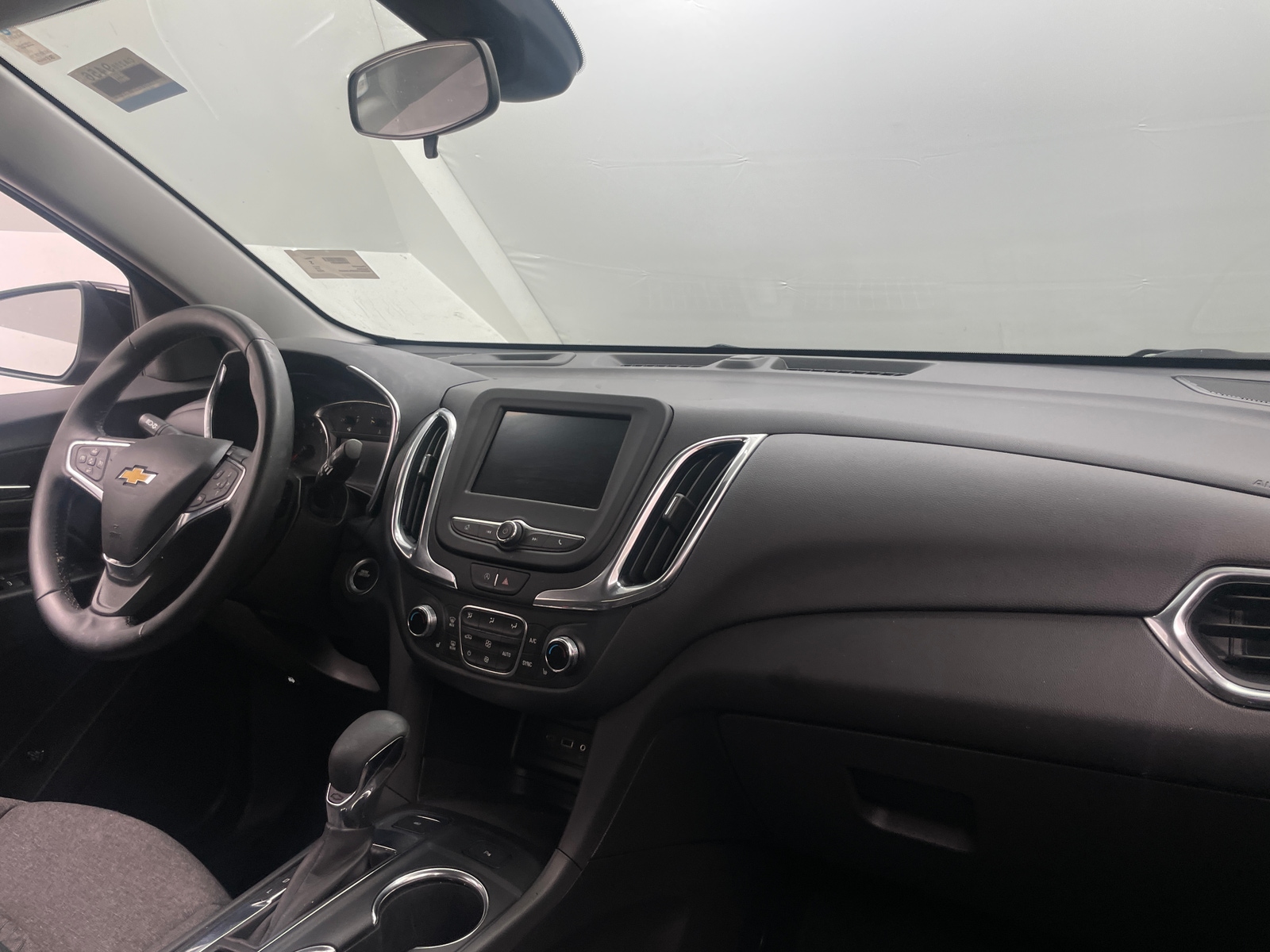 Thumbnail: 2023 Chevrolet Equinox - 3