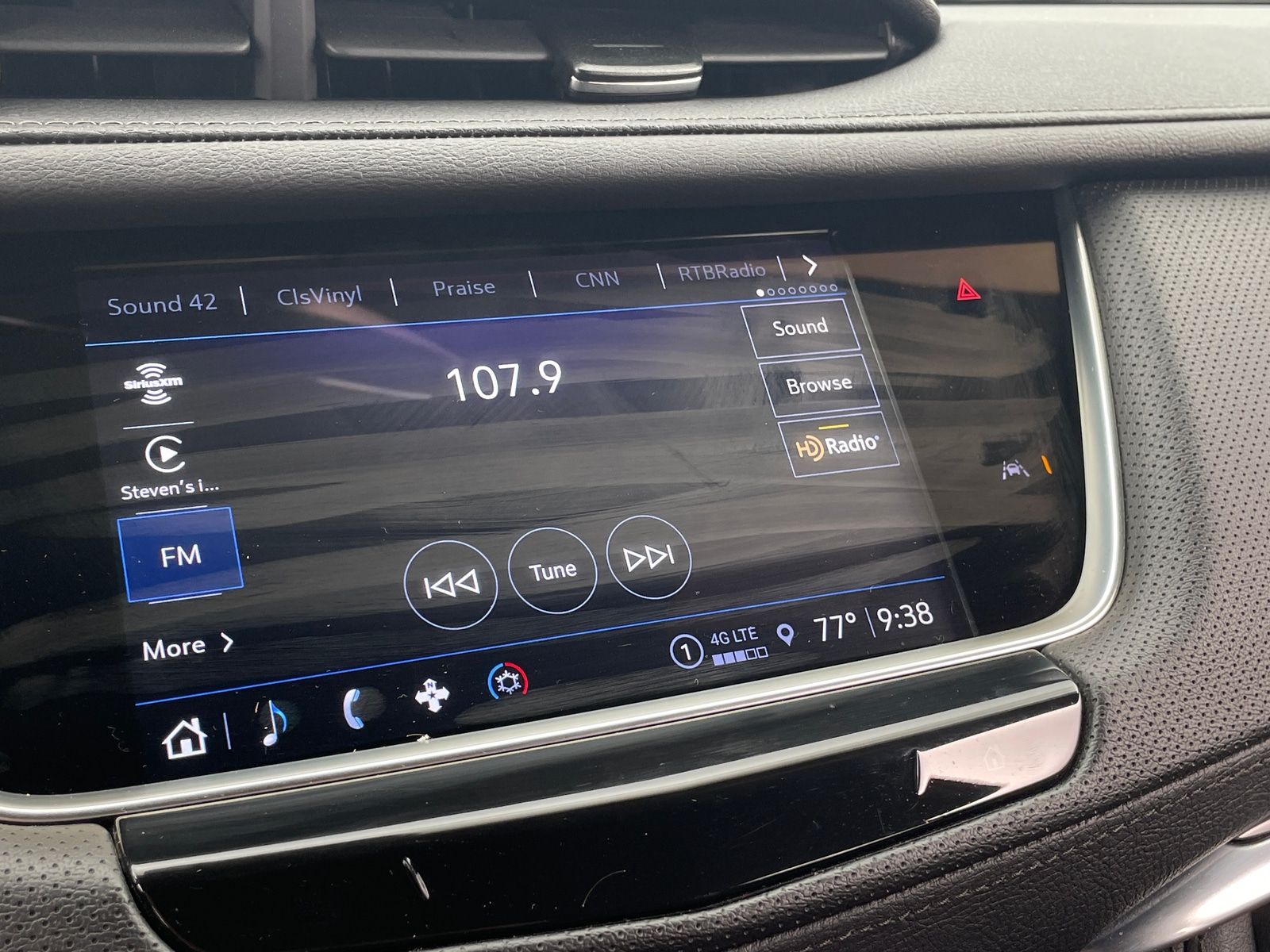 Thumbnail: 2023 Cadillac XT6 - 3