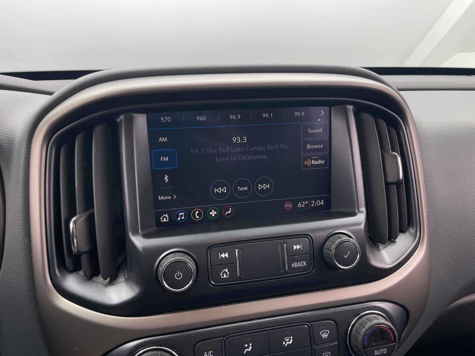 Thumbnail: 2019 Chevrolet Colorado - 3