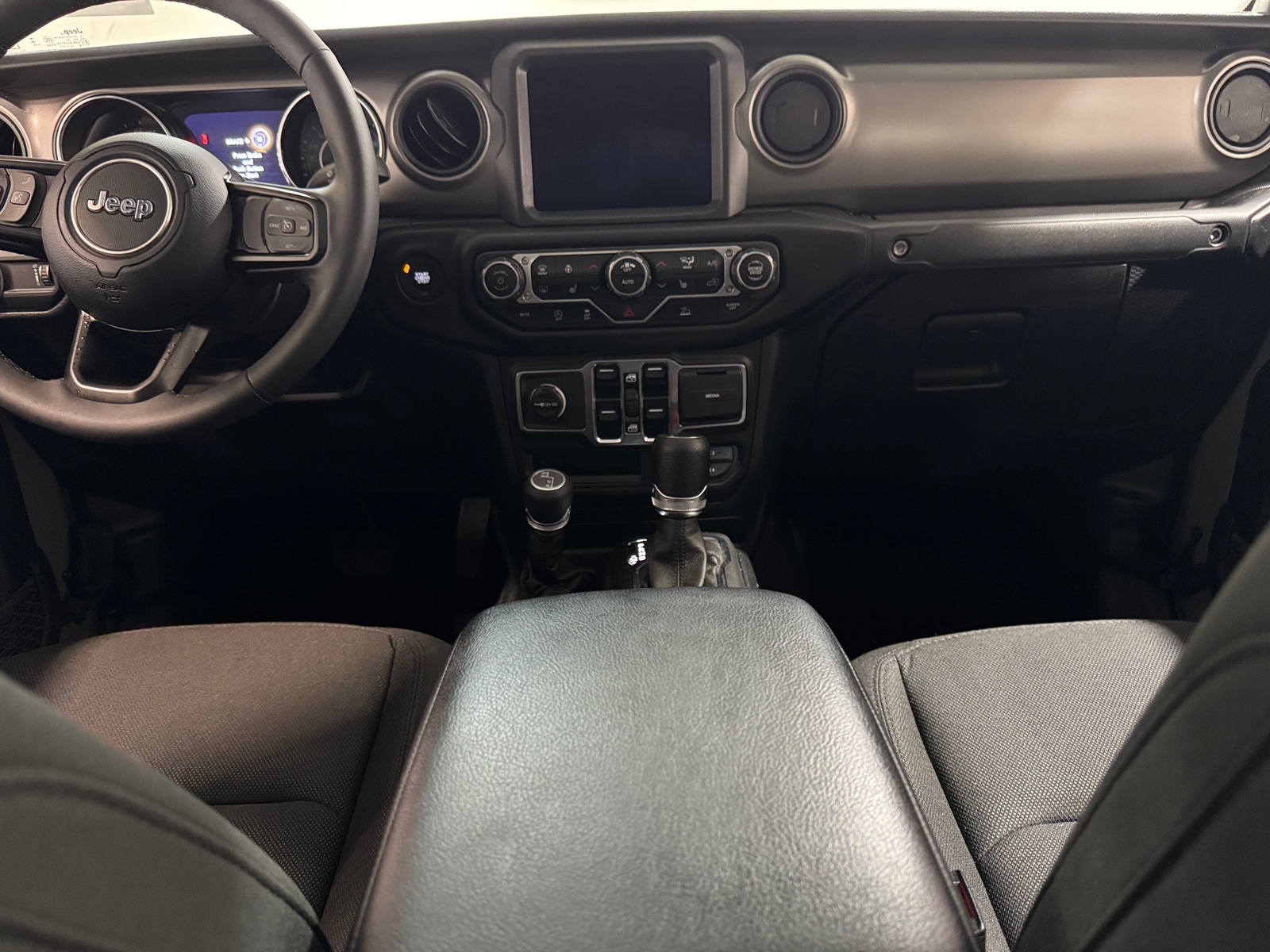 Thumbnail: 2023 Jeep Gladiator - 3