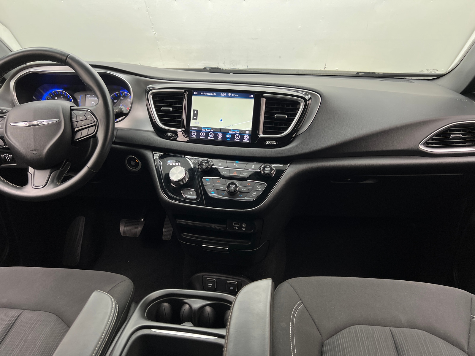Thumbnail: 2019 Chrysler Pacifica - 3
