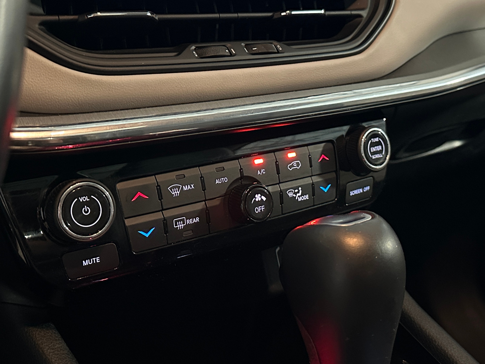 Thumbnail: 2022 Jeep Compass - 3