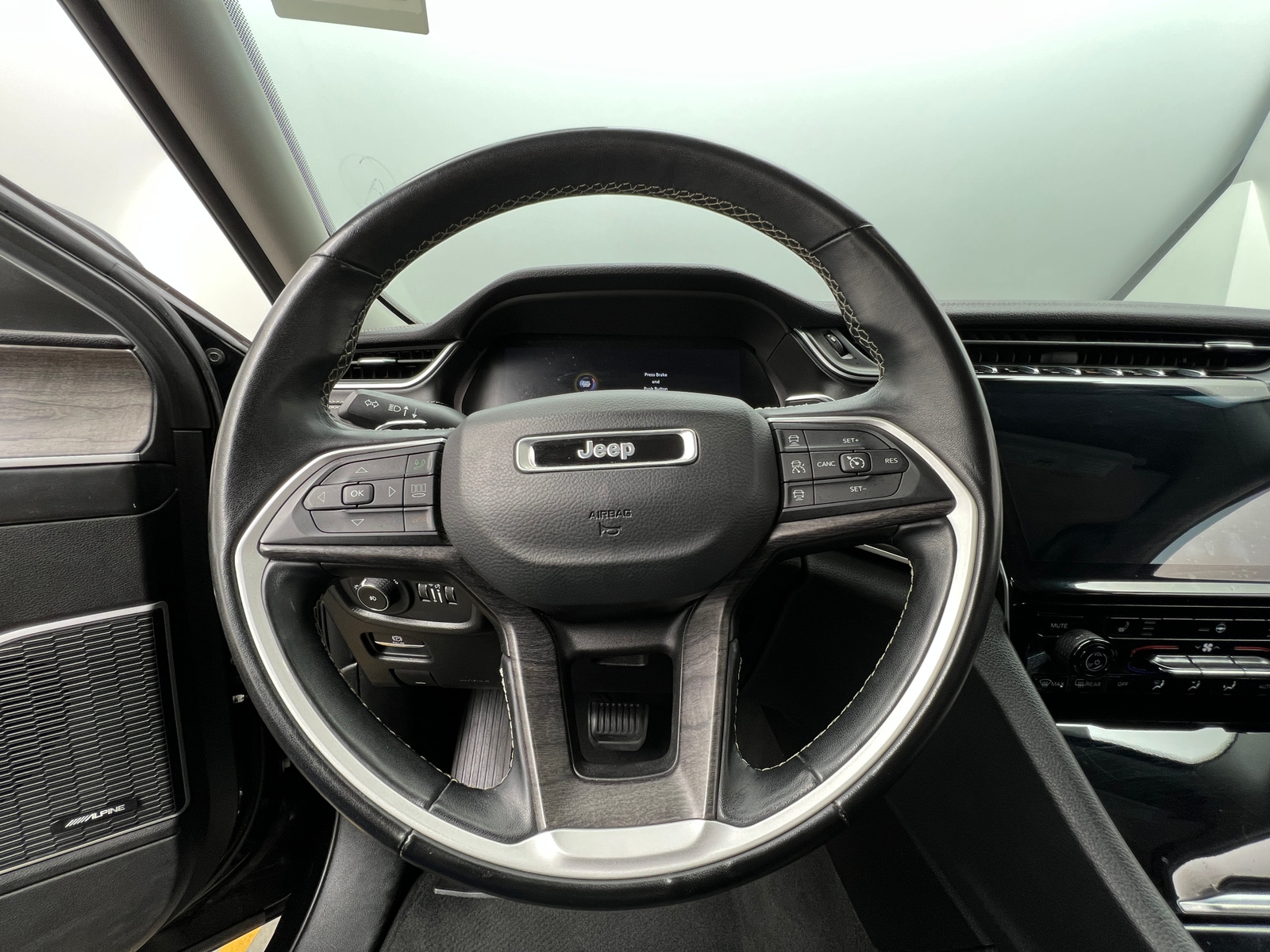 Thumbnail: 2022 Jeep Grand Cherokee L - 4