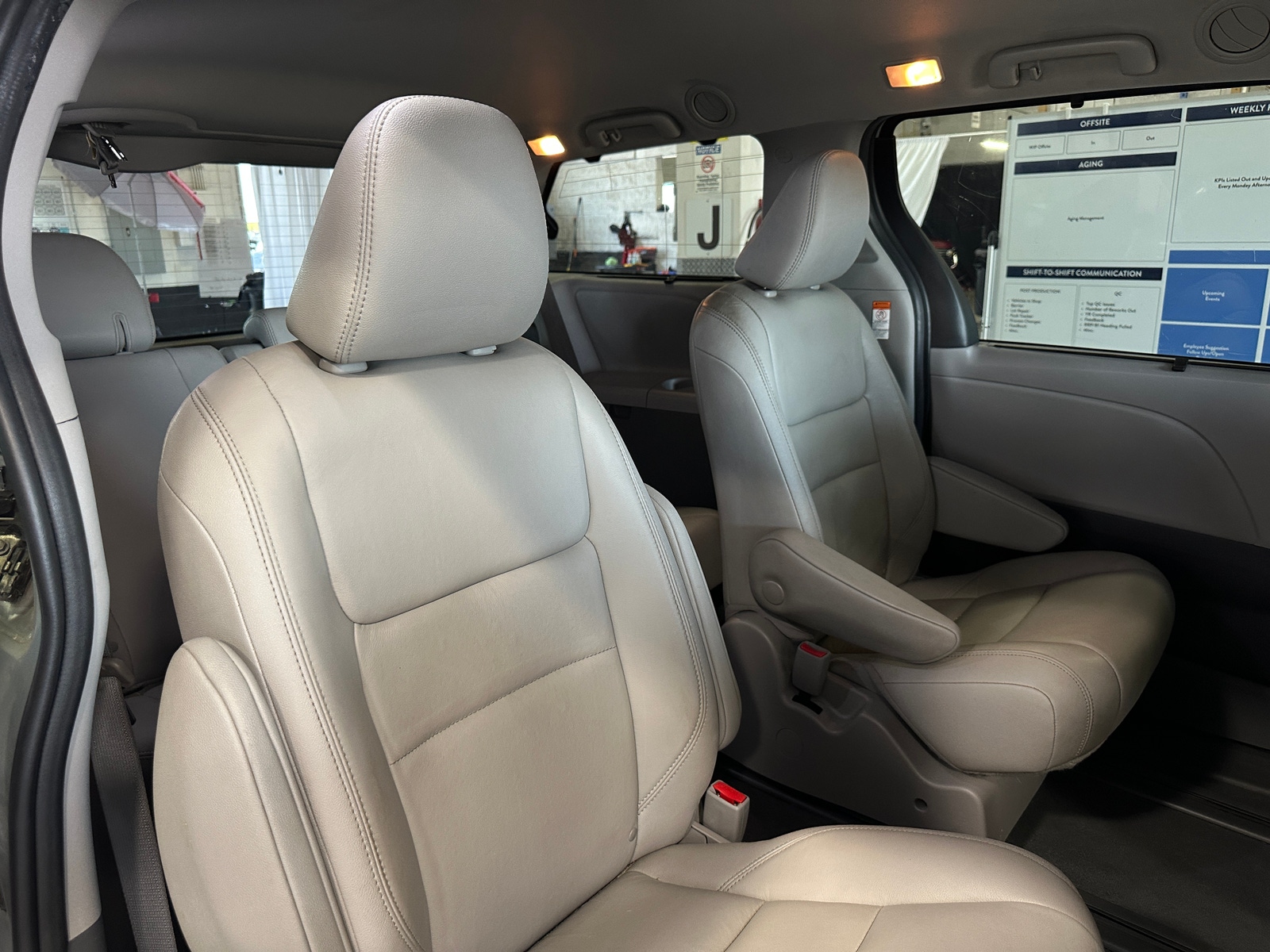 Thumbnail: 2020 Toyota Sienna - 5
